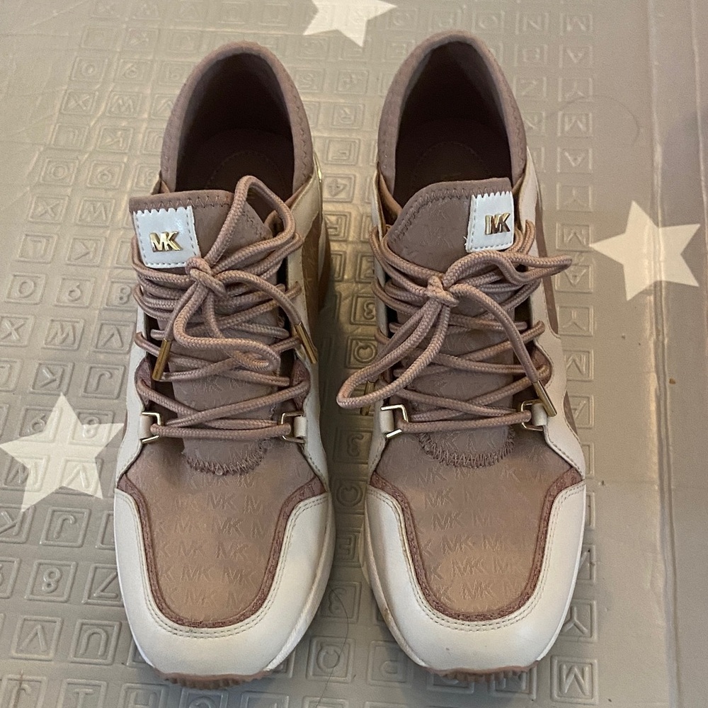 Michael Kors Women's Tan and Cream Sneakers